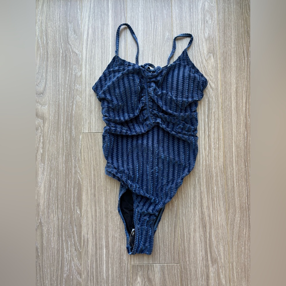 NWT Cupshe Textured Navy Bathing suit